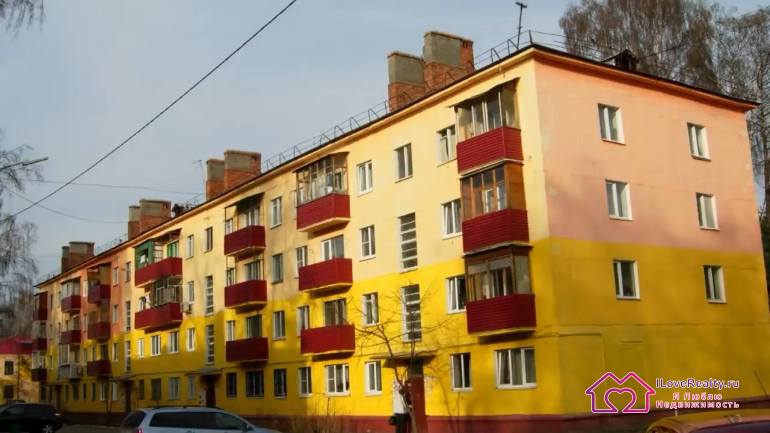 Дом позволяет без ипотеки выбрать тот район, в котором хочется жить дом с маленькими квартирками, маленькими окнами - и вообще, всё маленькое такое, компактное... бюджетное в плане покупки