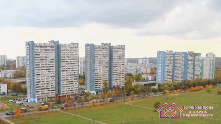 Серия И-700 не получила распространение и построена только в самом Ясенево. 14 таких домов. Строили их с 1983 по 1988 год.