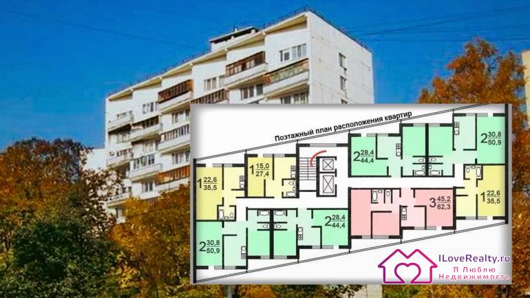 Узнаваема эта серия по балконам, расположенным под углом к внешней стене: треугольные, лесенкой